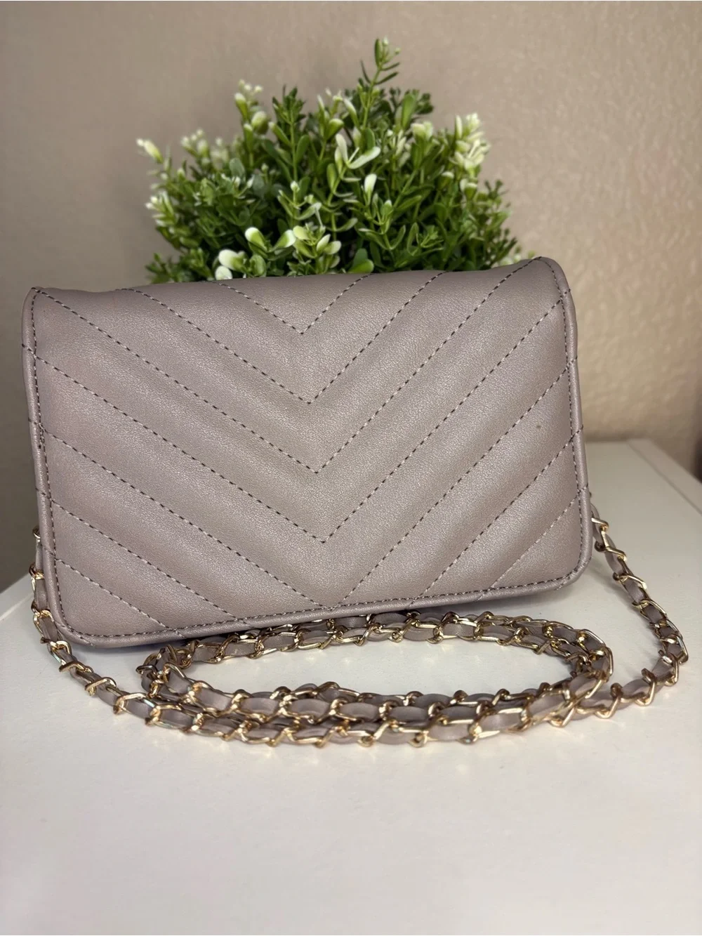 BCBG Paris Taupe Quilted Crossbody Bag Gold Chain Wallet Purse WOC